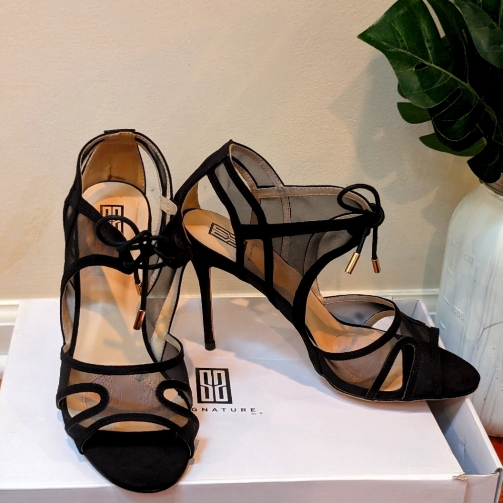Black Signature Heels 9.5 US